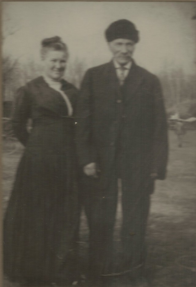 Grandmothers Dad and Aunt